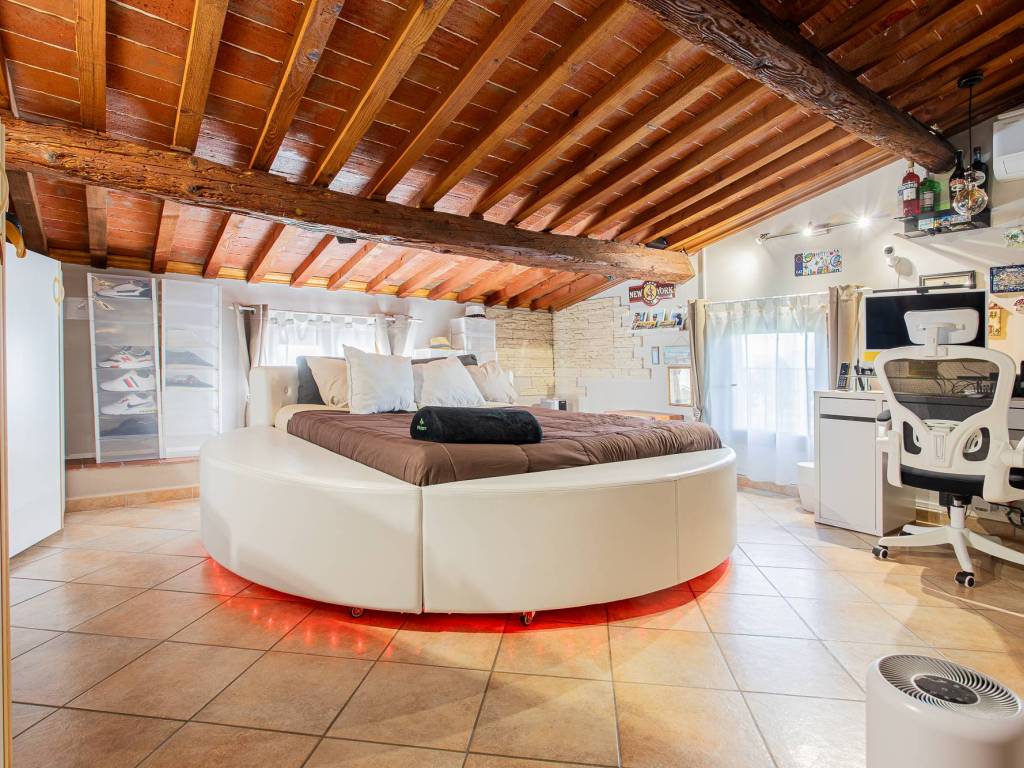 Appartamento a Quarrata in Via Castello Biagini - Foto 4