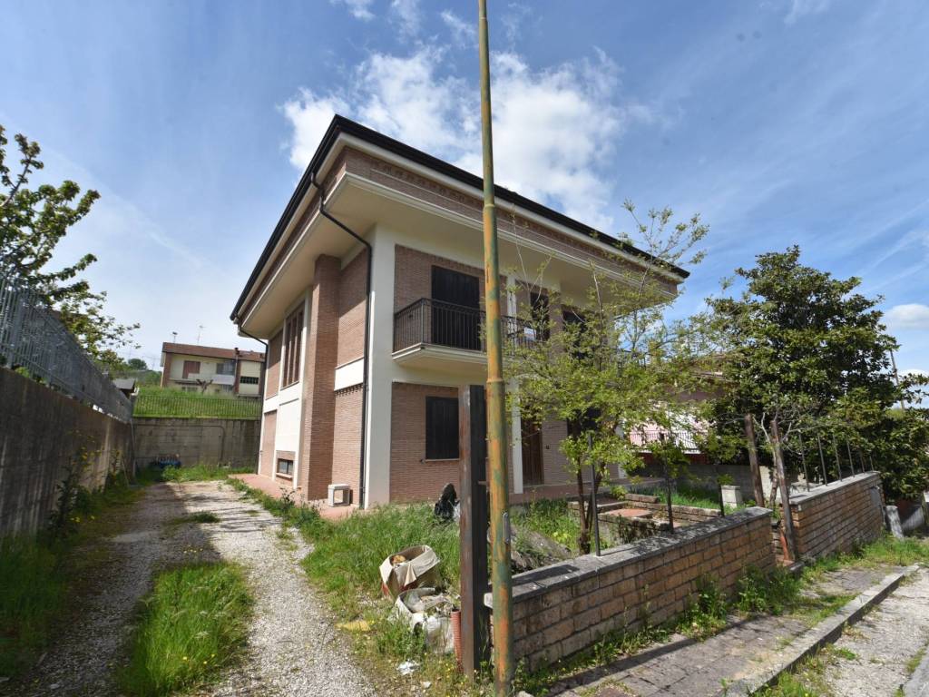 Villa a Pietradefusi in Via Giovanni Cillo - Foto 3