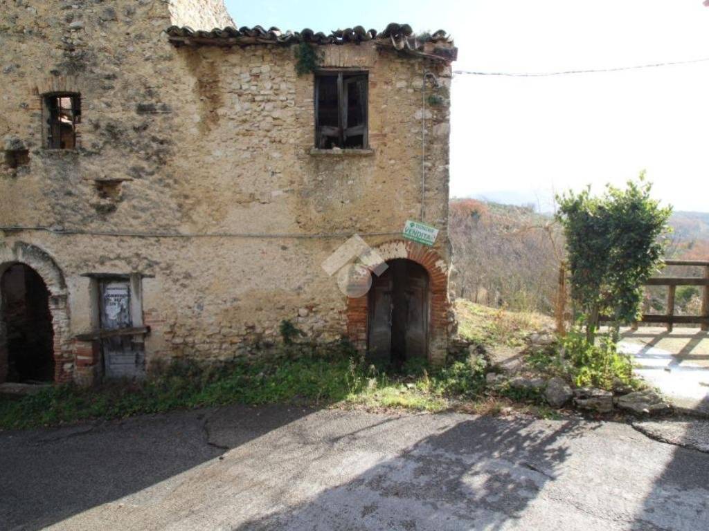 Rustico / casale a Monteleone sabino in Via di santa vittoria, 1 - Foto 2