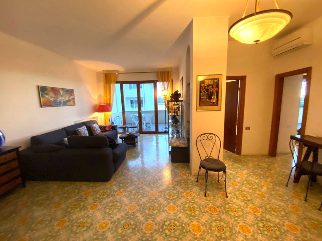 Appartamento a Riccione in Viale Maria Ceccarini - Foto 2