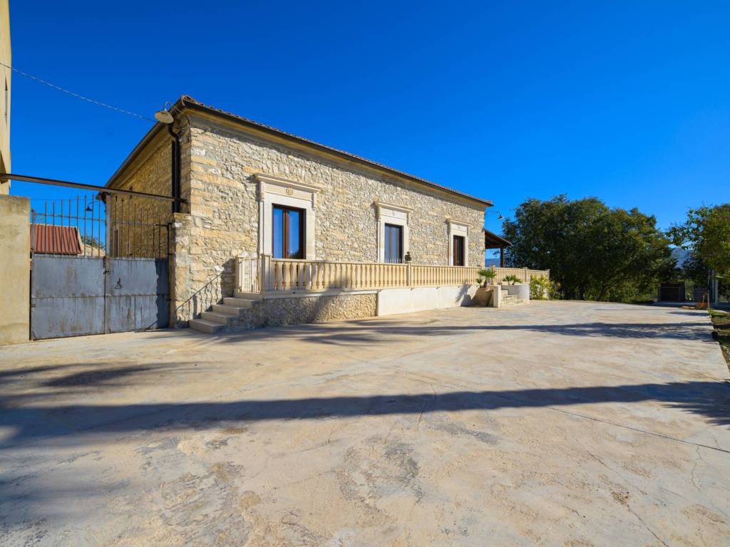 Villa a Vittoria in Via Maria Grazia Cutuli, 38 - Foto 2