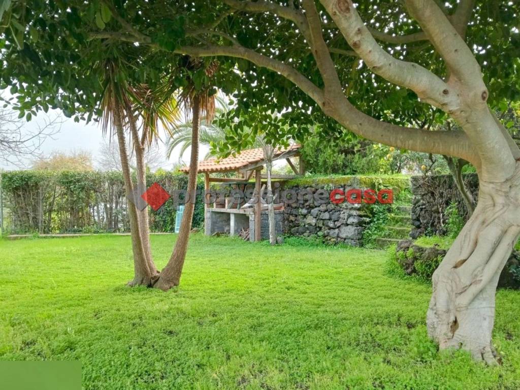 Villa a San giovanni la punta in Via Alcaloro, 63 - Foto 2