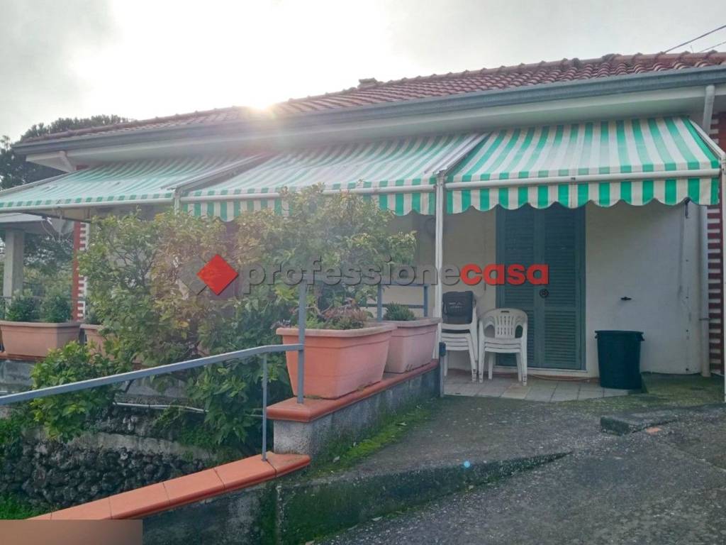 Villa a San giovanni la punta in Via Alcaloro, 63 - Foto 4