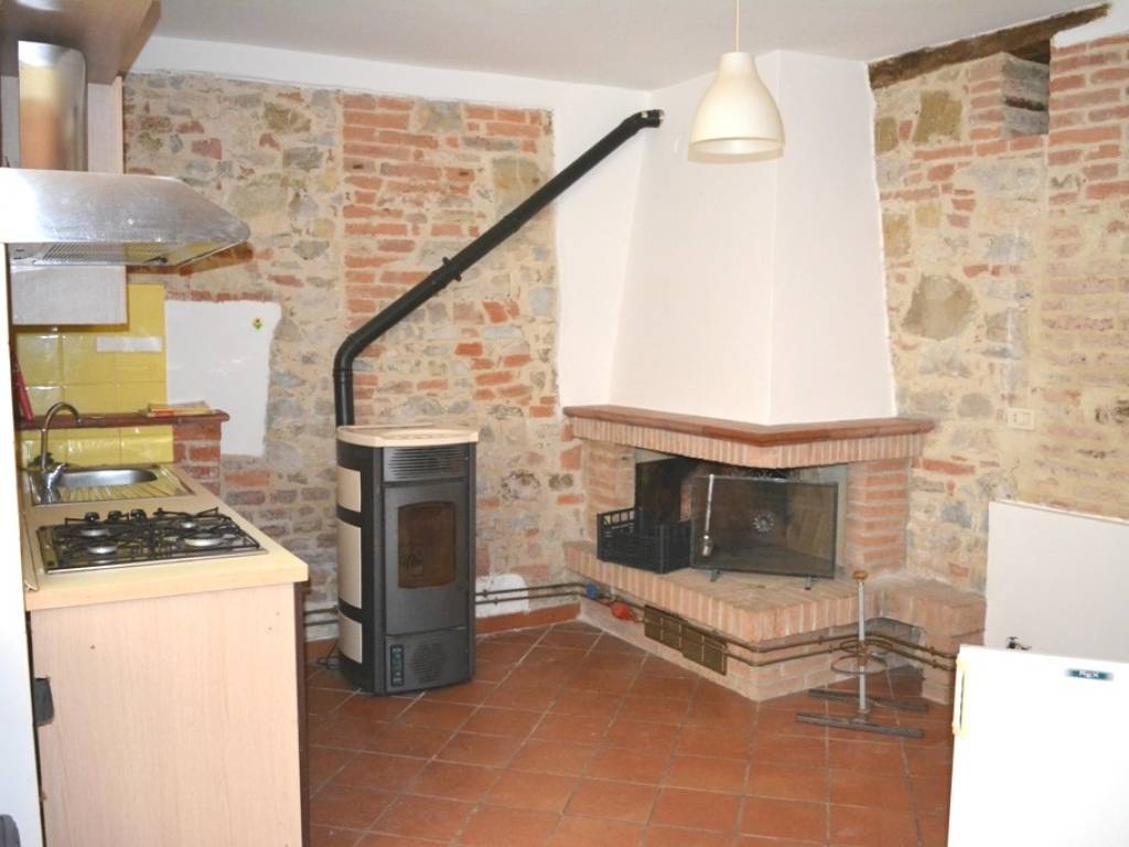 Casa indipendente a Castiglione del lago in Via della Repubblica - Foto 3