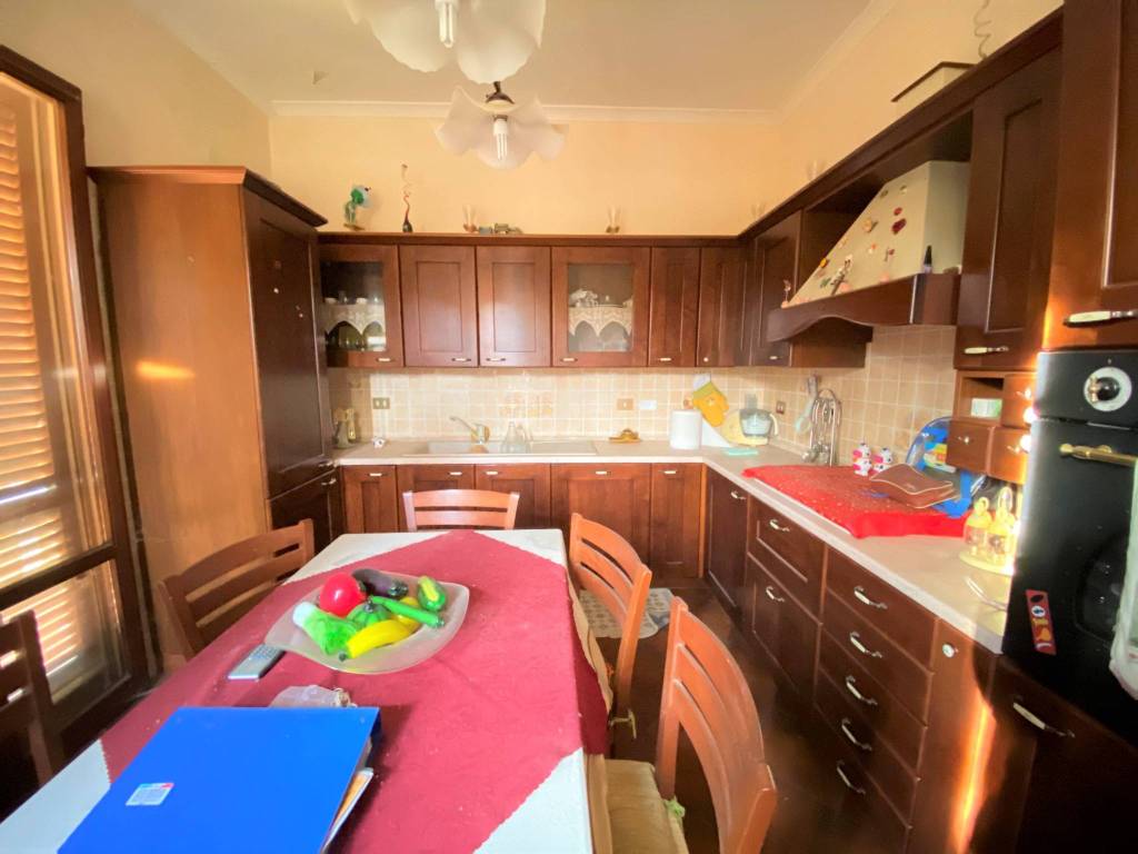 Casa indipendente a Castiglione del lago in Via Piemonte - Foto 3