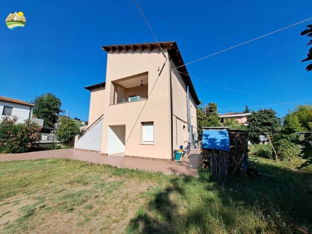 Villa a Castiglione messer raimondo in Ss81 - Foto 4