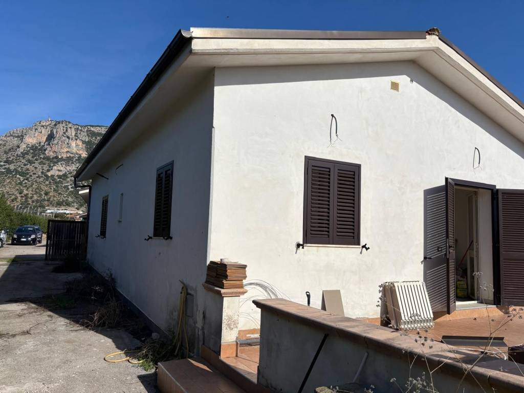 Villa a Terracina in Via Ceccaccio, 91 - Foto 4