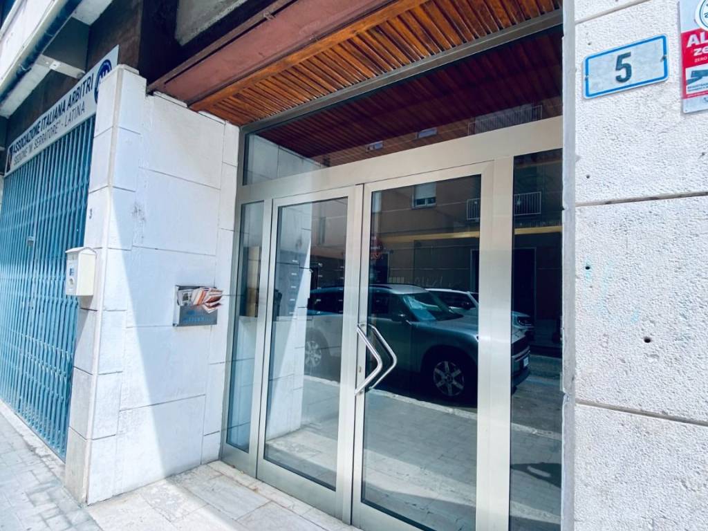 Appartamento a Latina in Via Giuseppe Garibaldi, 5 - Foto 2