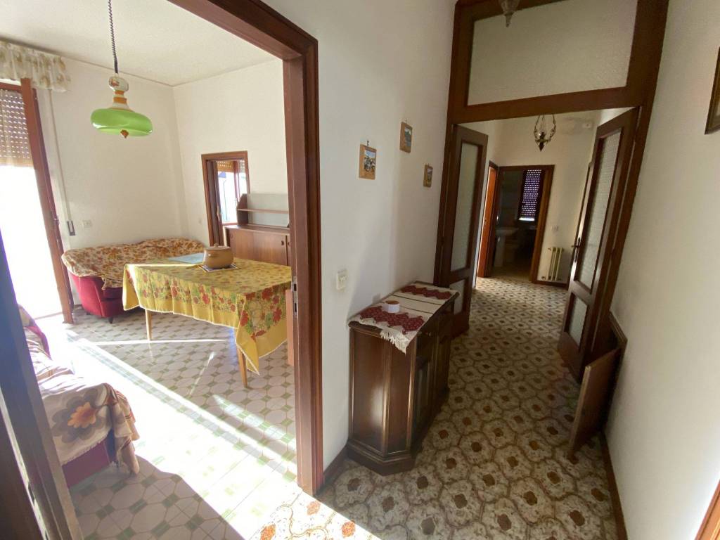 Casa indipendente a Castiglione del lago in Via Roma - Foto 4