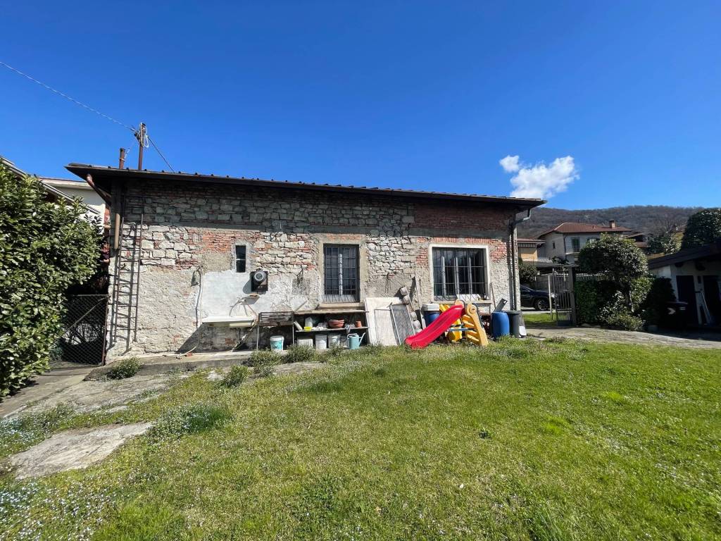 Villa a Gavirate in Via Carlo Besozzi, 20 - Foto 4