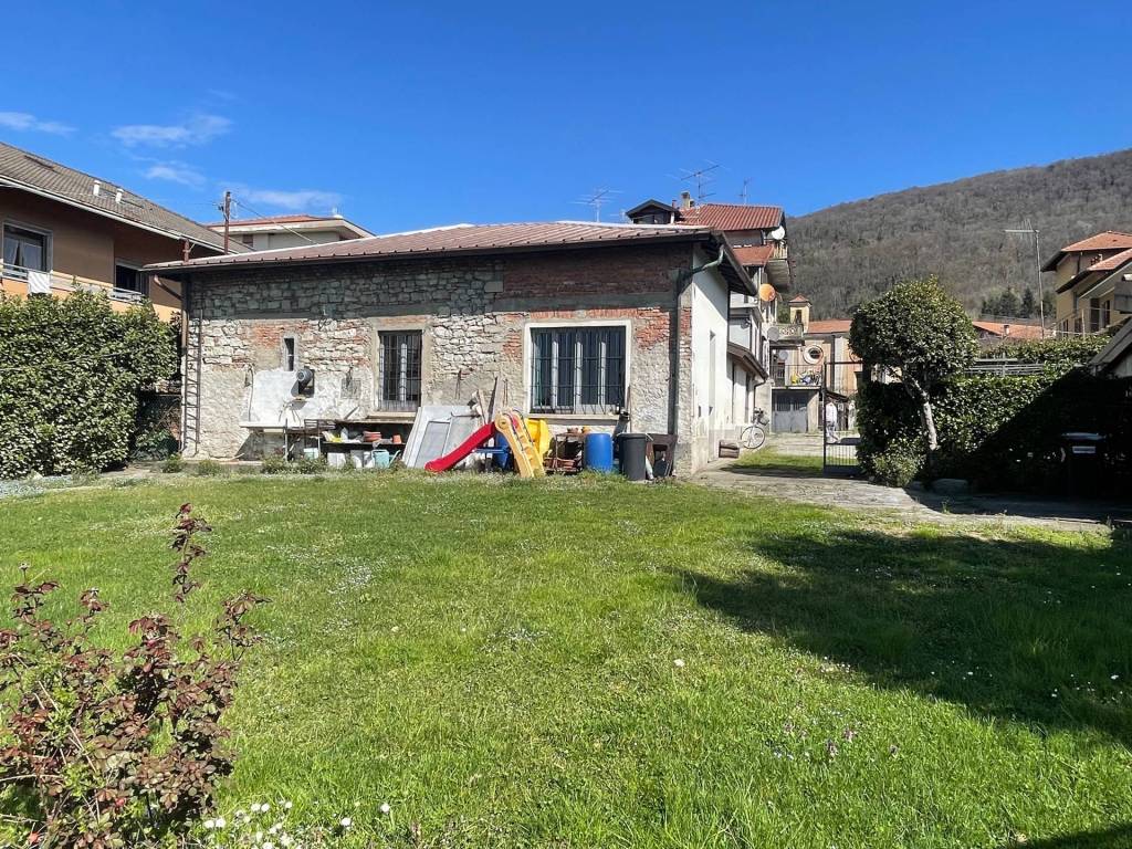 Villa a Gavirate in Via Carlo Besozzi, 20 - Foto 5