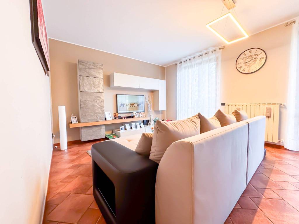 Appartamento a Albizzate in Via D. Carabelli, 47 - Foto 4