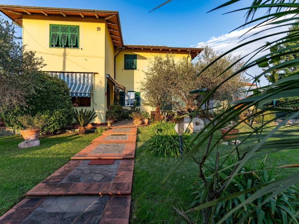 Villa a Luni in Via Madonnina - Foto 2