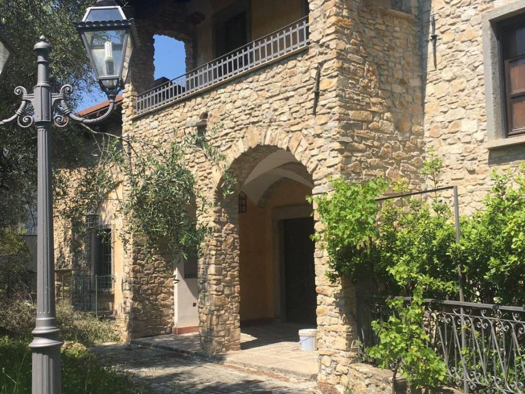 Palazzo / stabile a Andora in Strada della Costa, 6 - Foto 3