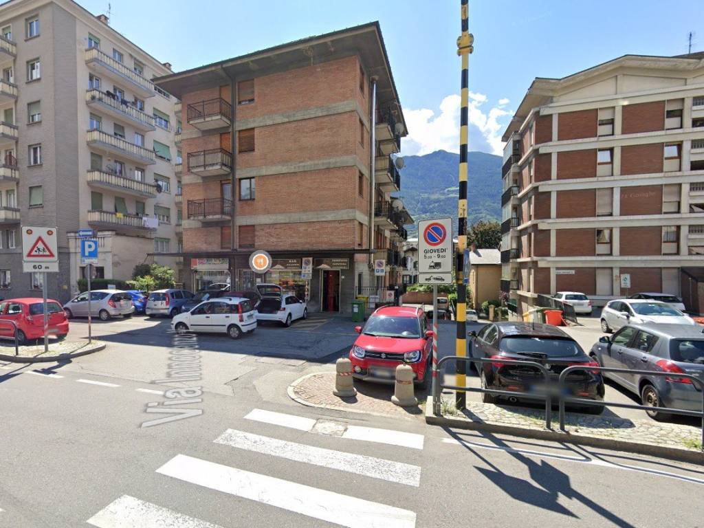 Appartamento a Aosta in Via Innocenzo V Papa, 10 - Foto 2