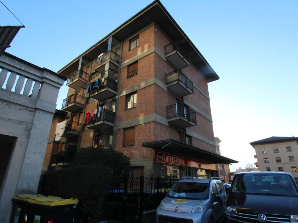 Appartamento a Aosta in Via Innocenzo V Papa, 10 - Foto 4