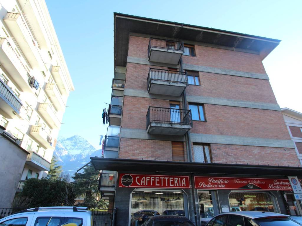 Appartamento a Aosta in Via Innocenzo V Papa, 10 - Foto 5