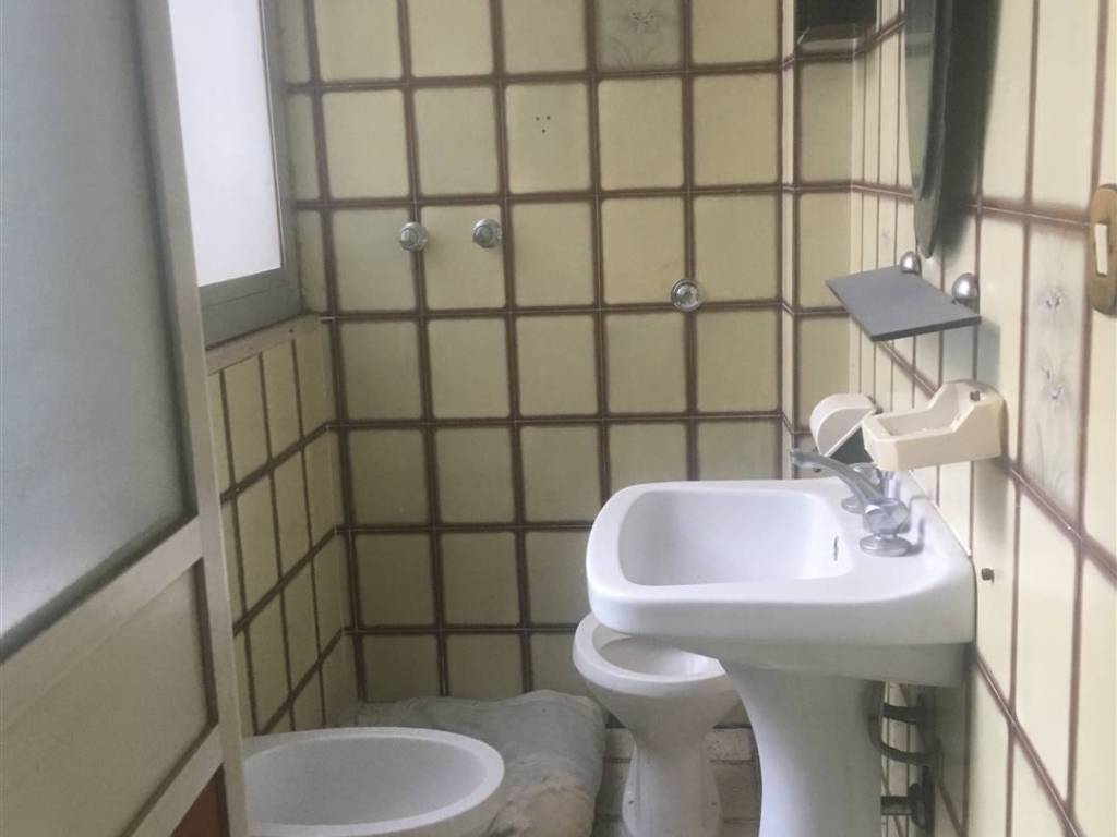 Appartamento a Taranto in VIA PELUSO - Foto 2