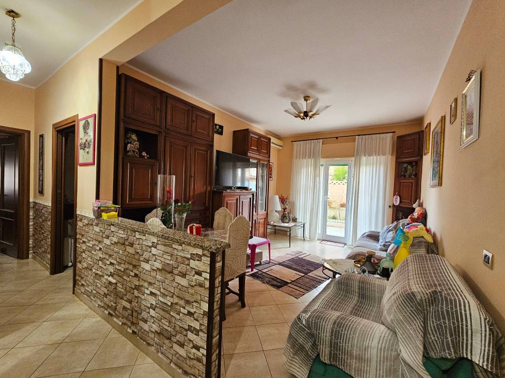 Appartamento a Pomezia in Via Svezia - Foto 5