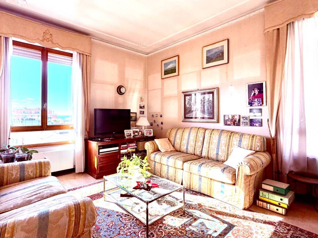 Appartamento a Genova in Via Divisione Acqui - Foto 5