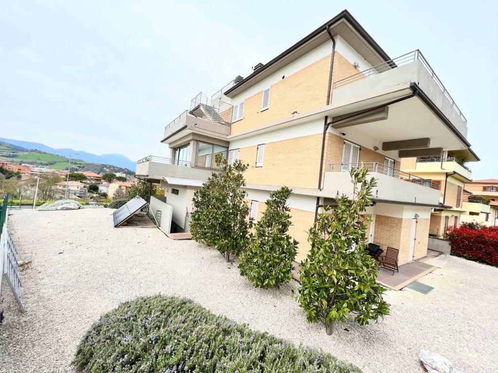 Villa a Fabriano in via Don Pasquale Merloni - Foto 2