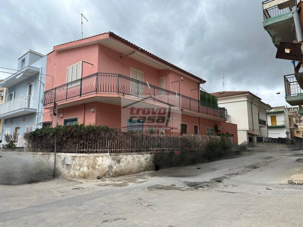 Villa a Siracusa in Via Lombardia, 29 - Foto 2