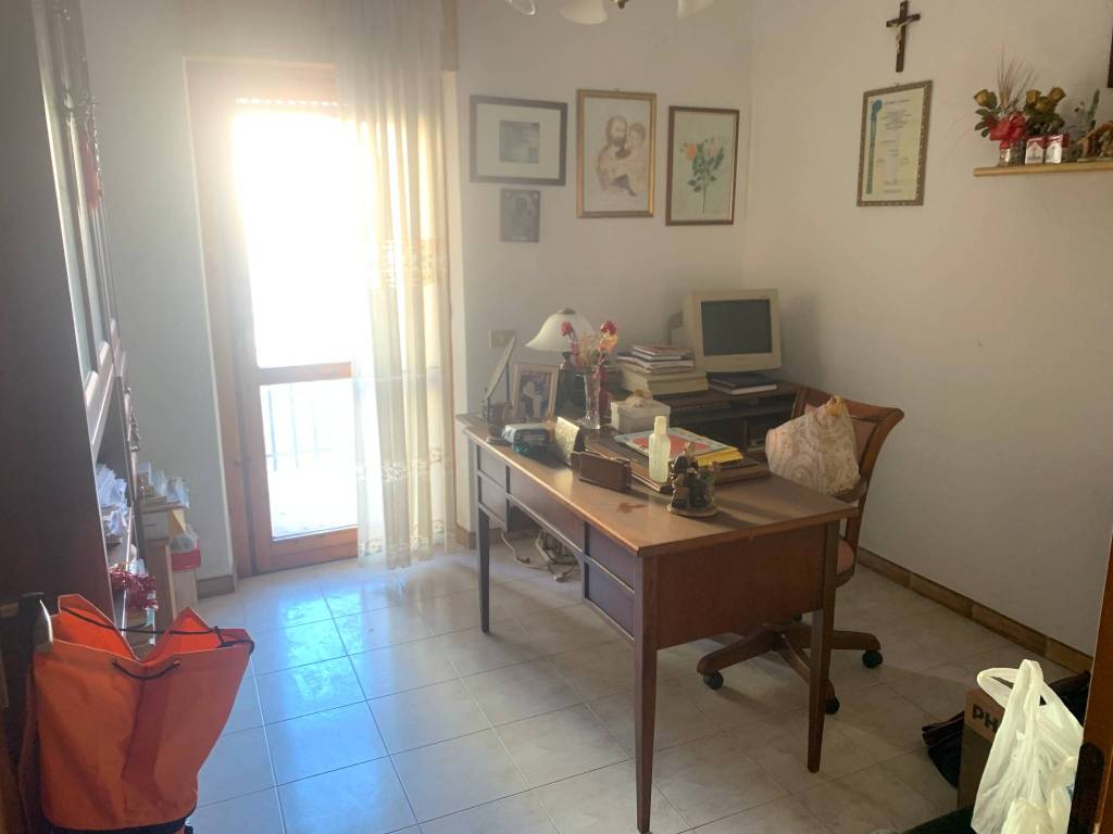 Appartamento a Pomezia in Piazzale Aldo Moro - Foto 5