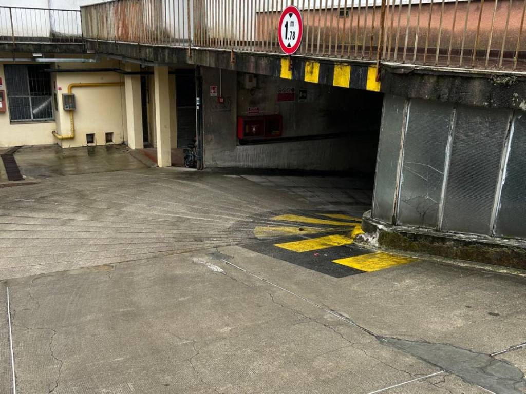 Box / garage a Padova in Via Francesco Marzolo - Foto 3