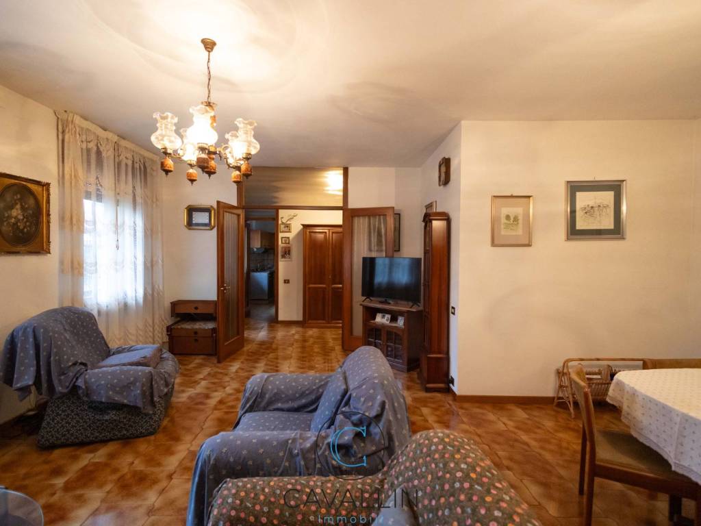 Villa a Montebelluna in Via Montello, 53 - Foto 4