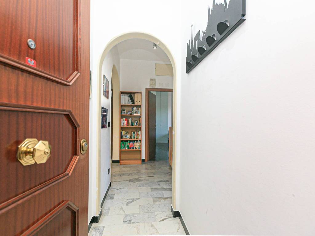 Appartamento a Genova in Via Giovanni Santolini, 14 - Foto 2