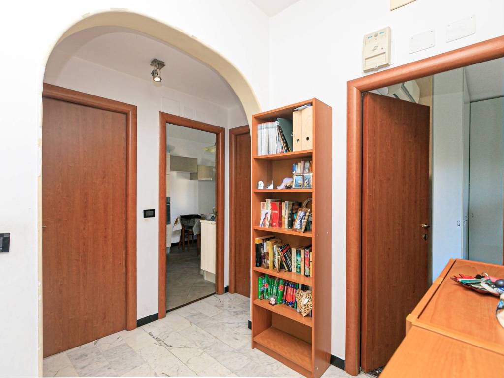 Appartamento a Genova in Via Giovanni Santolini, 14 - Foto 3