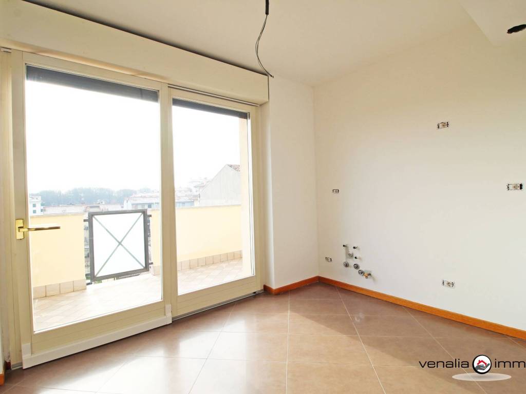 Appartamento a Abbiategrasso in Via Albania - Foto 3