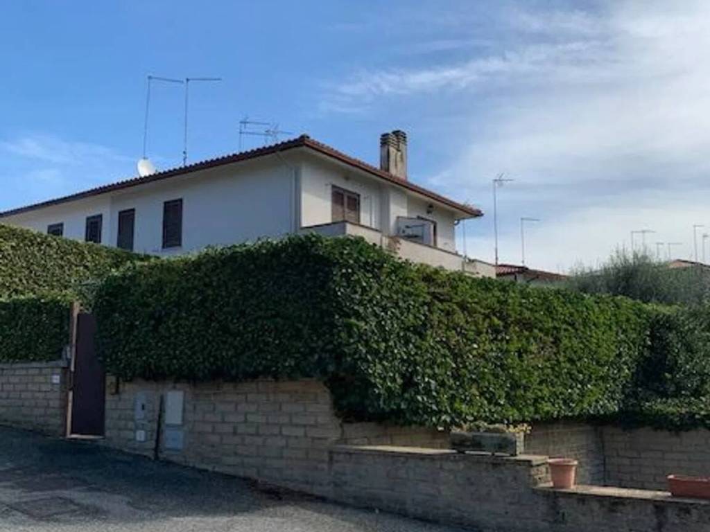 Villa a Manziana in Via Monterano - Foto 3