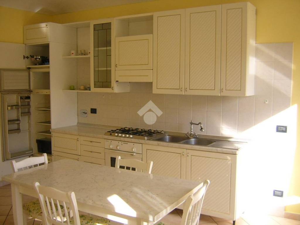 Appartamento a Ciriè in VIA PIAVE, 45 - Foto 2