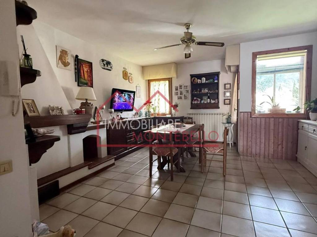 Appartamento a Camaiore in Via Sterpi, , 122 - Foto 3