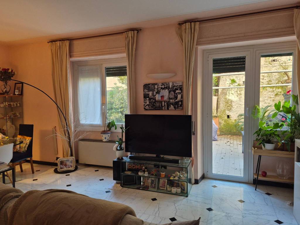Appartamento a Genova in Via Carlo e Nello Rosselli - Foto 5