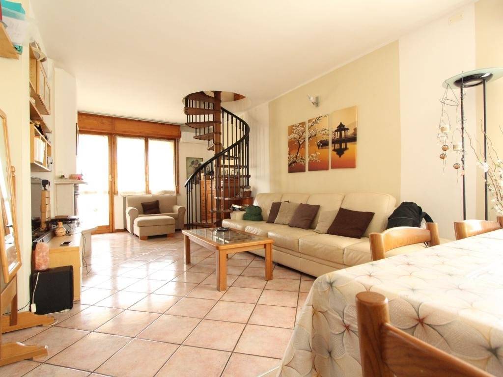 Appartamento a Verona in Via dei Glicini, 2 - Foto 4