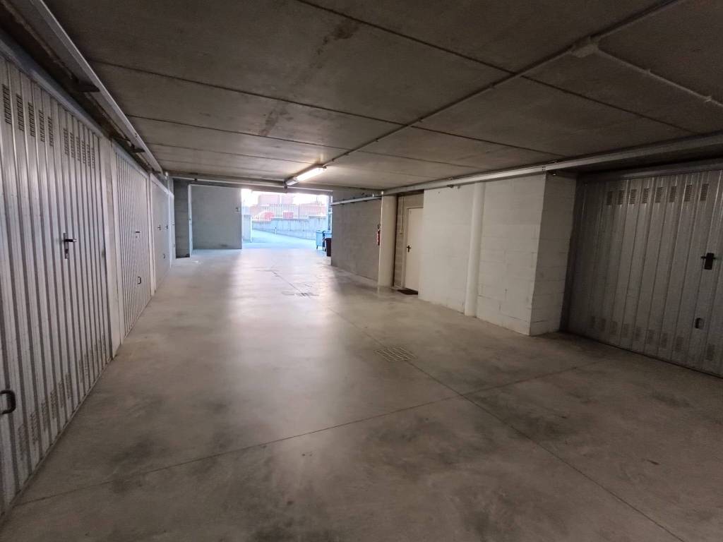 Box / garage a Alba in Via Francesco Crispi - Foto 3