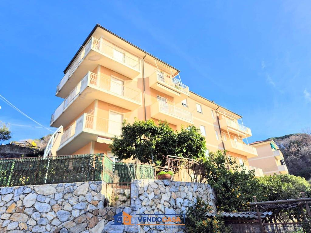 Box / garage a Finale ligure in Vico Altino - Foto 4