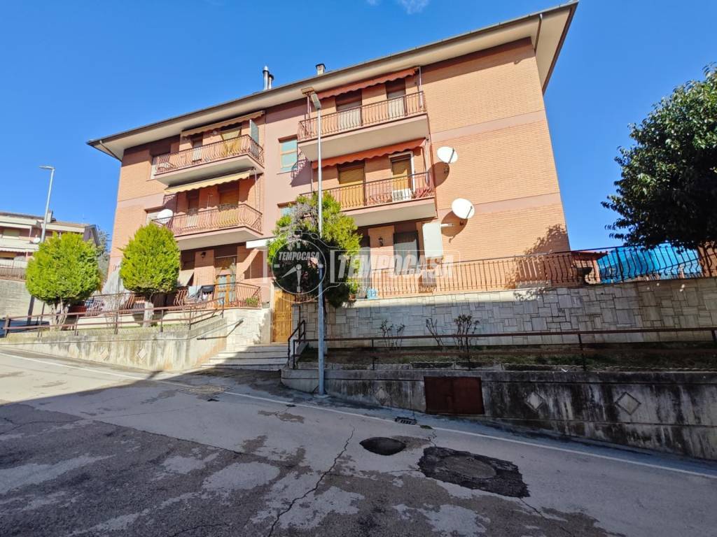 Appartamento a Tolentino in Via PERUGINI - Foto 2