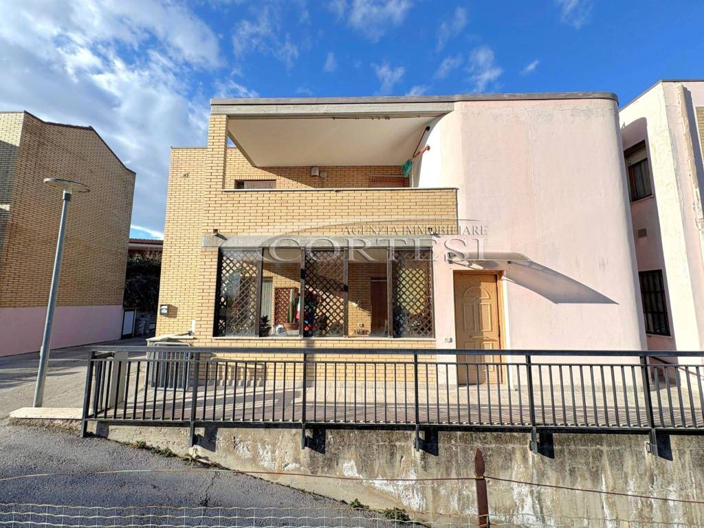 Appartamento a Senigallia in Strada Intercomunale San Silvestro - Foto 2