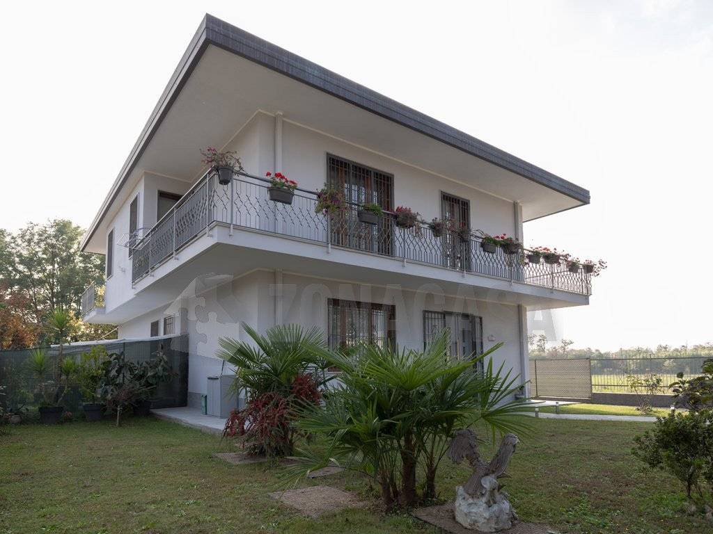 Villa a Gallarate in Via Adige - Foto 2