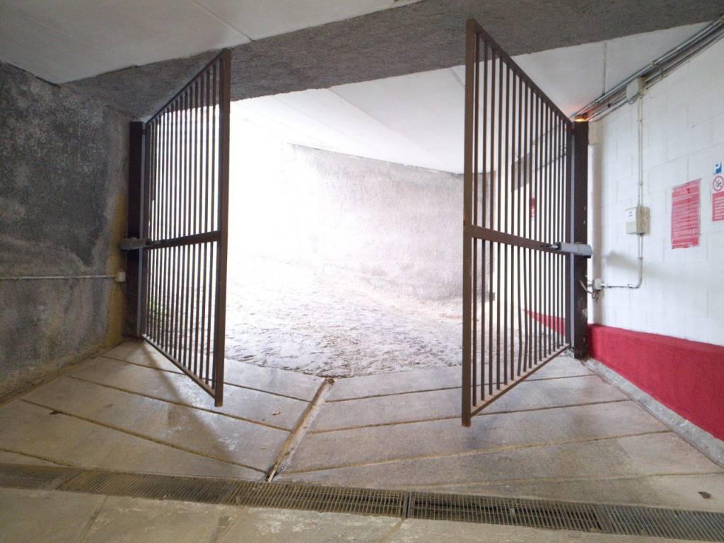 Box / garage a Loano in VIA ISONZO - Foto 2