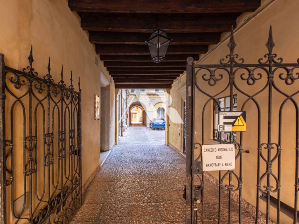 Appartamento a Verona in Stradone San Fermo, 21 - Foto 2