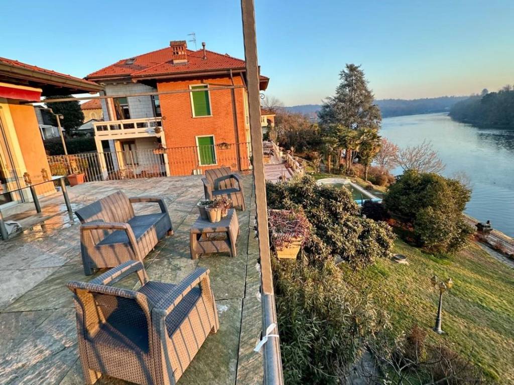 Villa a Sesto calende in Via Guglielmo Marconi, 3 - Foto 2