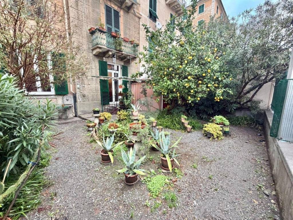 Appartamento a Savona in Corso giuseppe mazzini, 26 - Foto 2