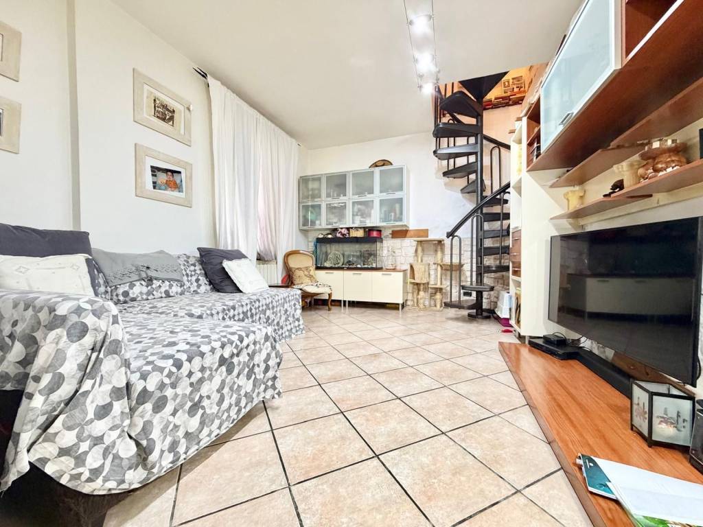 Casa indipendente a Prato in Via Giuseppe Bianchini - Foto 2