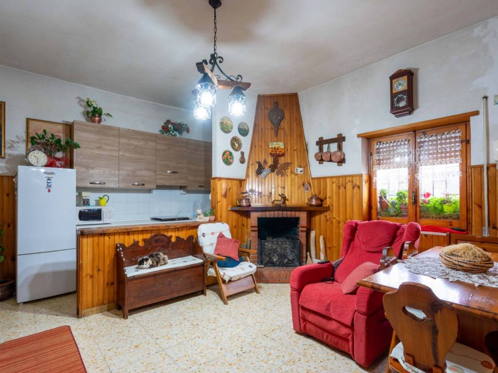 Appartamento a Roccagorga in Via Pozzo Nuovo-Arco - Foto 2