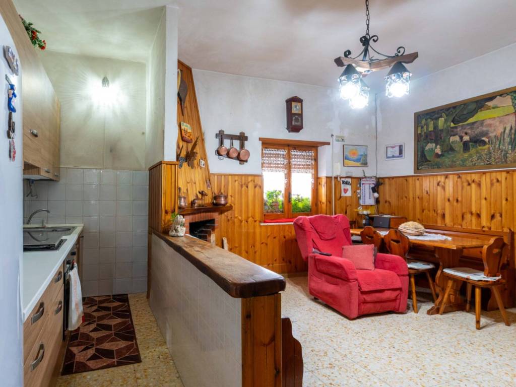 Appartamento a Roccagorga in Via Pozzo Nuovo-Arco - Foto 4