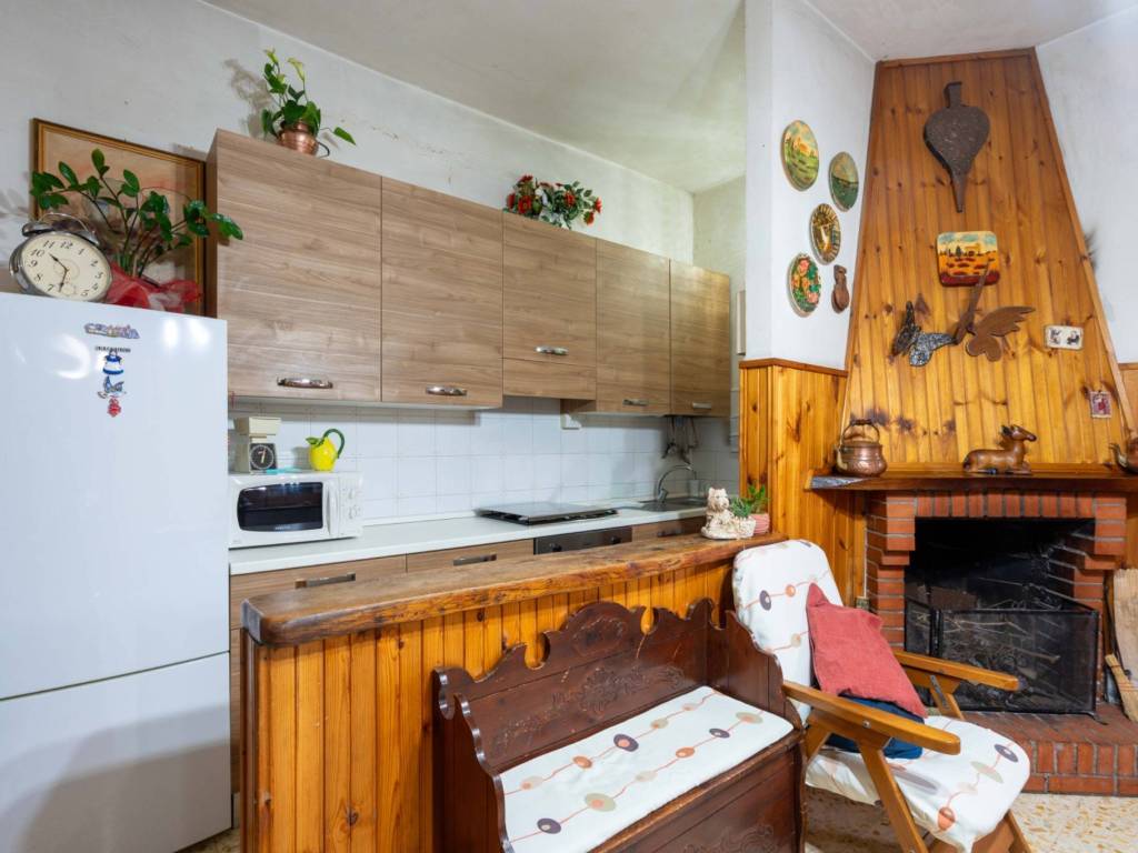 Appartamento a Roccagorga in Via Pozzo Nuovo-Arco - Foto 5